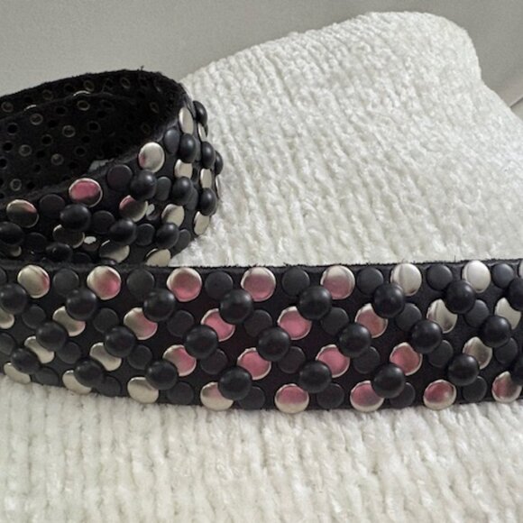 Leather studded belt - Picture 4 of 5